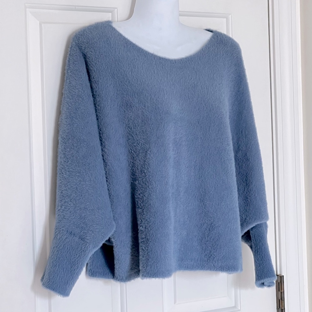 Acoa Brand Size XL Fuzzy Cozy Cropped Sweater - Picture 2 of 6